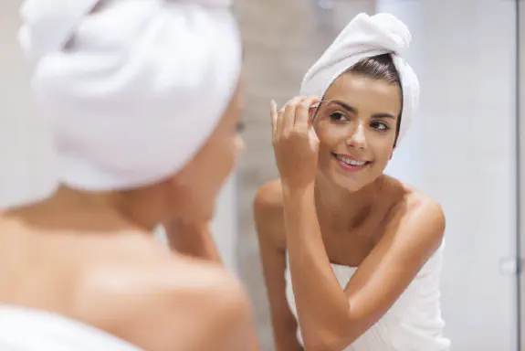 Ögonbrynslyft botox med naturligt resultat
